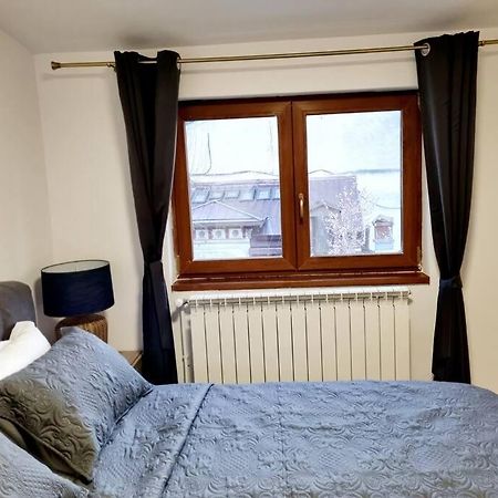 Cozy Apartment Near City Center Bukarest Exterior foto